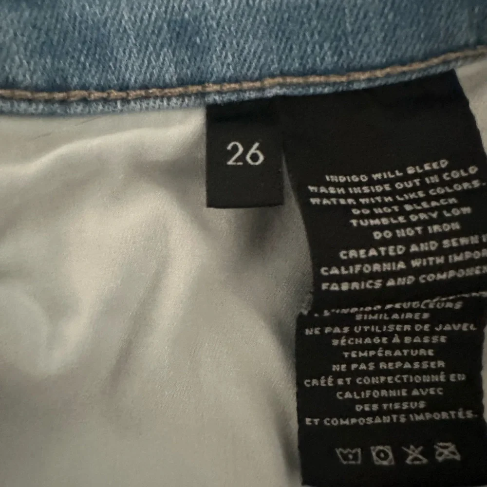 J Brand Maria High Rise Skinny Jeans in Superstar Destruct. Size 26 - Picture 6 of 6